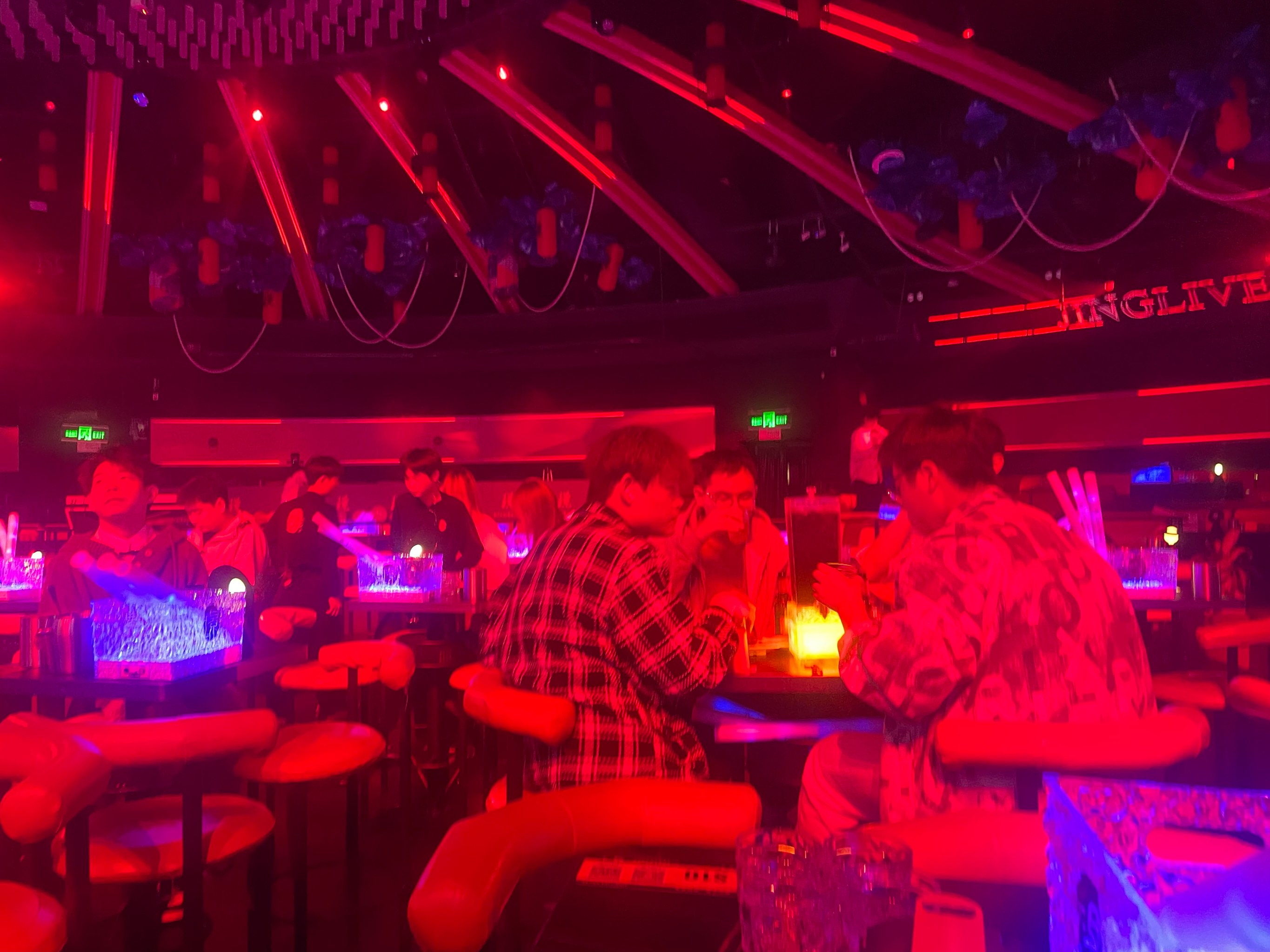 鞍山商务ktv与片场区别分析-台安县ktv预定